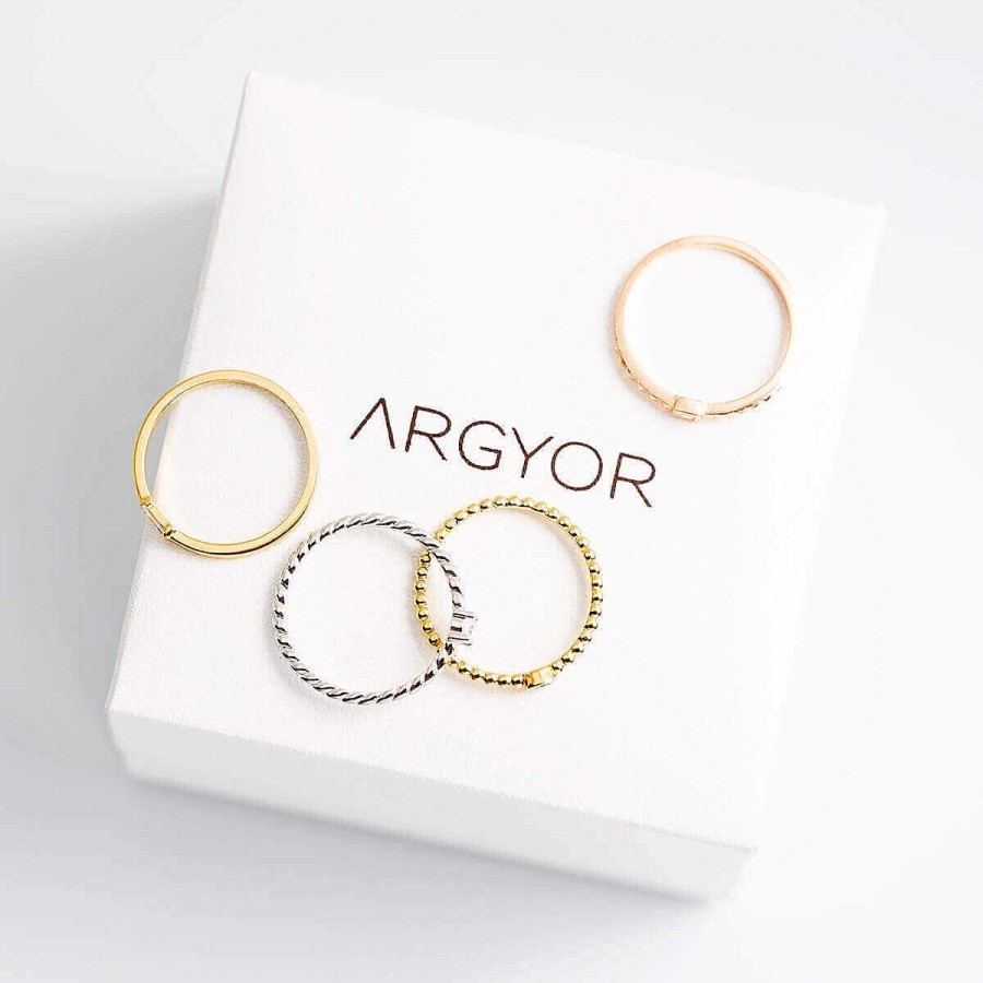 Joyer A ARGYOR | Anillo De Oro Amarillo Con Diamante Baguette (74A0082)